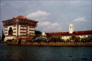 Heart-warming Cochin Tour Package for 5 Days 4 Nights from Alleppey